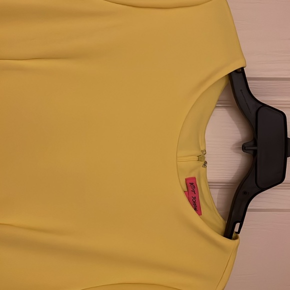 NWT Yellow Betsy Johnson size 14 dress - Picture 2 of 4
